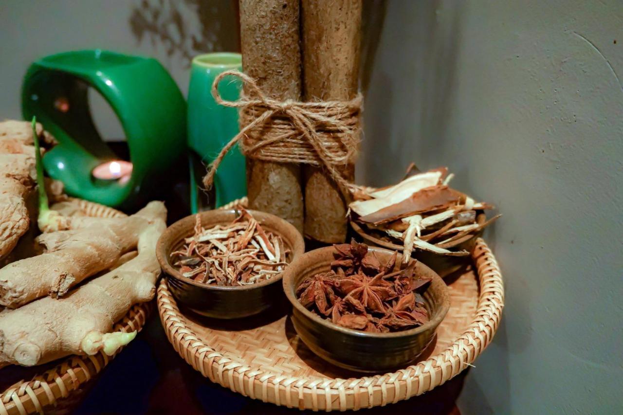 Allegro Hoi An . A Little Luxury Hotel & Spa Bagian luar foto Ayurvedic ingredients