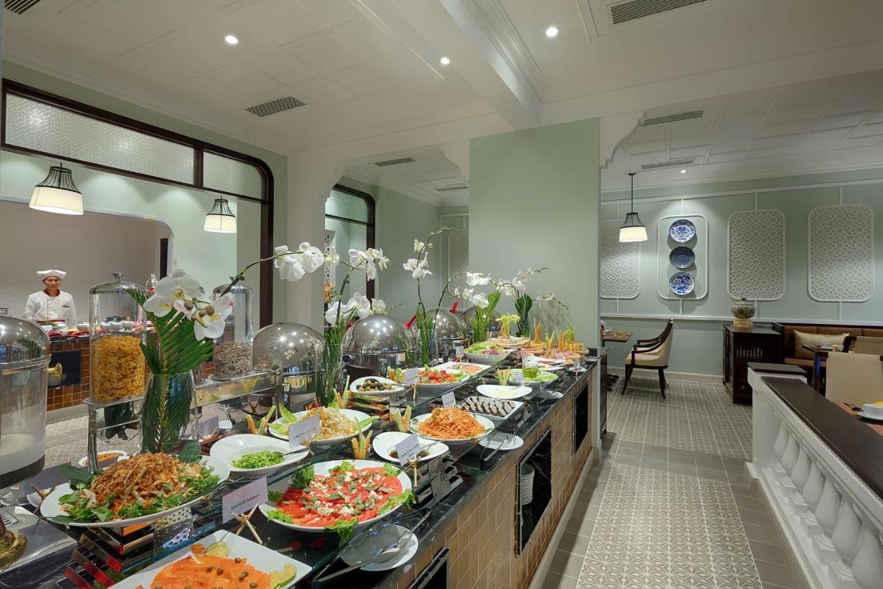 Allegro Hoi An . A Little Luxury Hotel & Spa Bagian luar foto The buffet at the hotel