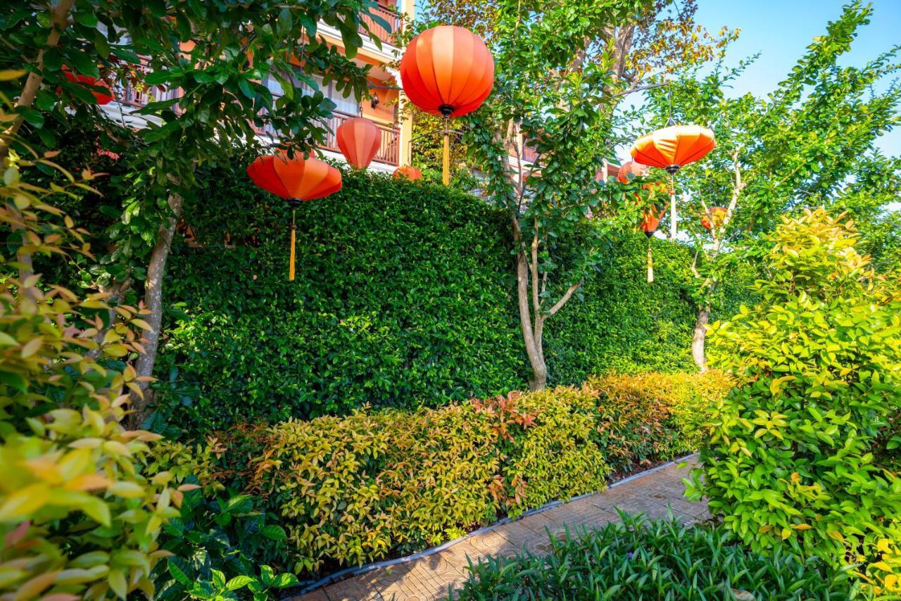Allegro Hoi An . A Little Luxury Hotel & Spa Bagian luar foto Chinese lanterns in Chinatown, San Francisco