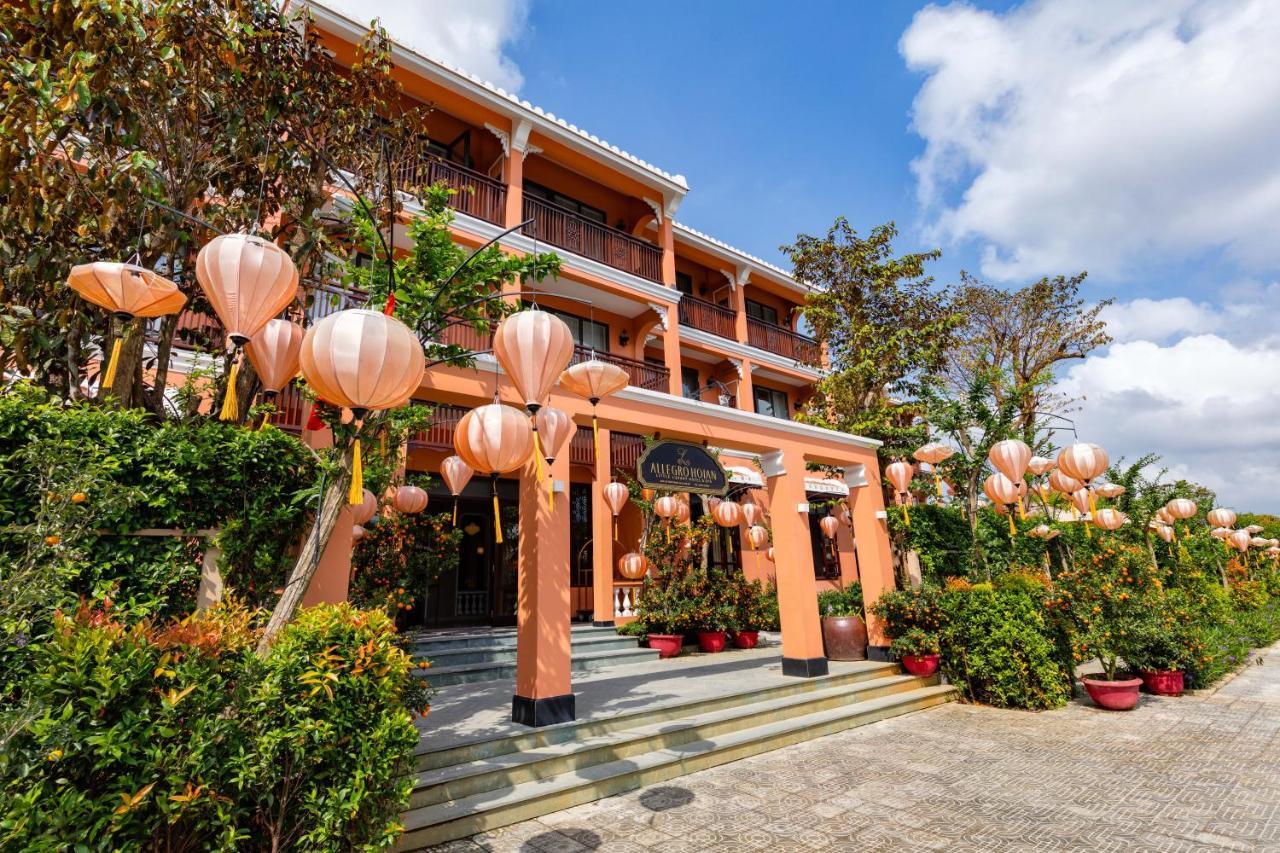 Allegro Hoi An . A Little Luxury Hotel & Spa Bagian luar foto The temple's main entrance