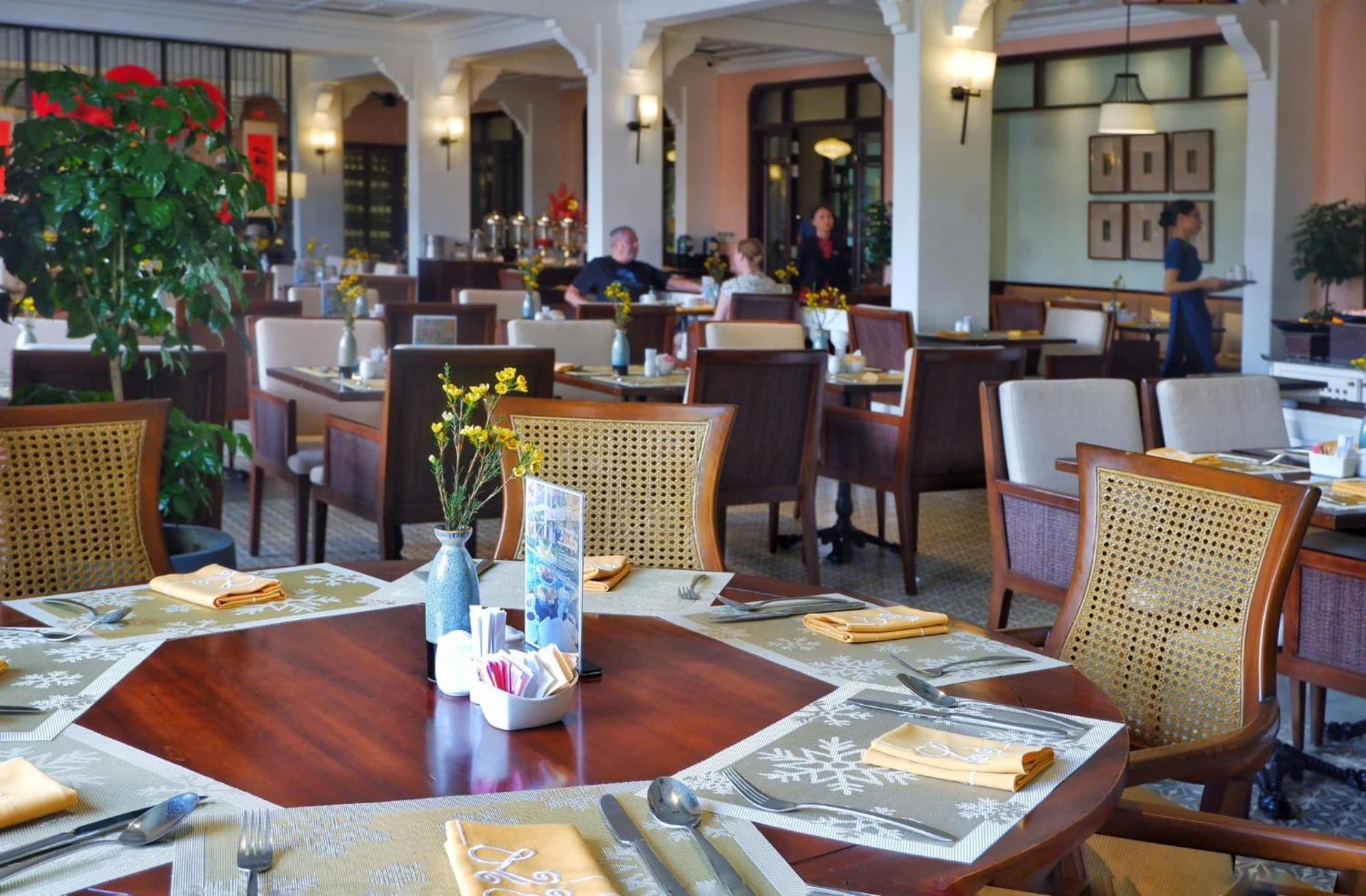 Allegro Hoi An . A Little Luxury Hotel & Spa Bagian luar foto The restaurant at the hotel
